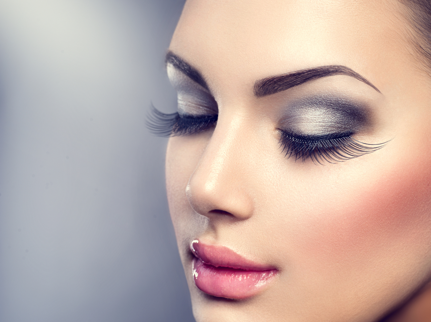 Tips and Tricks to Applying Eyeshadow